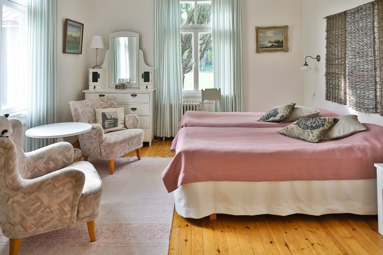 ähtäri mökki majoitus hyvölän talo panda golf kalastus tuuri lapsiperhe kartano